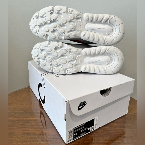 NWT Nike Air Max React 270, Size 9 - Picture 6 of 8